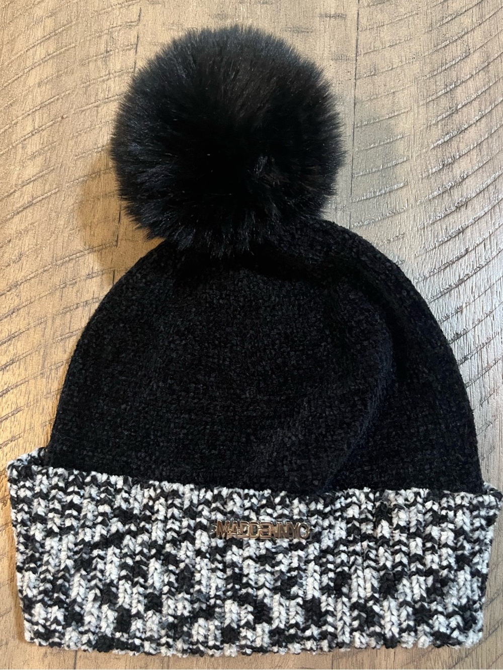 Madden NYC Women’s Black Pom Beanie Hat with Patterned Cuff. 0001